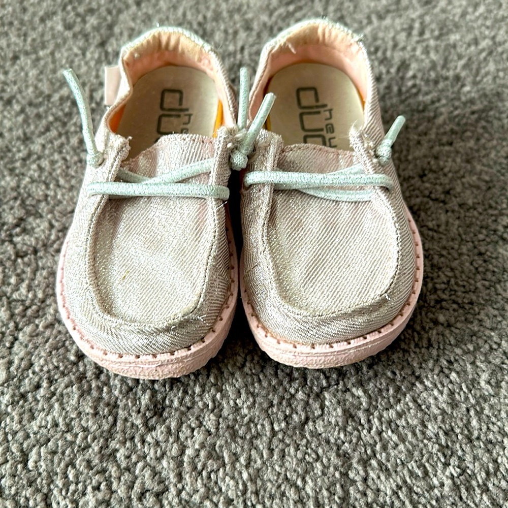 Hey dudes toddler sz 5